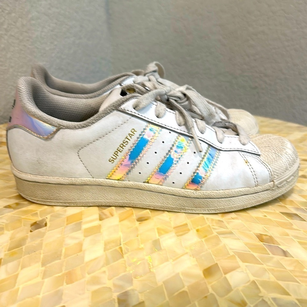 Adidas superstar sneakers girls size 4.5